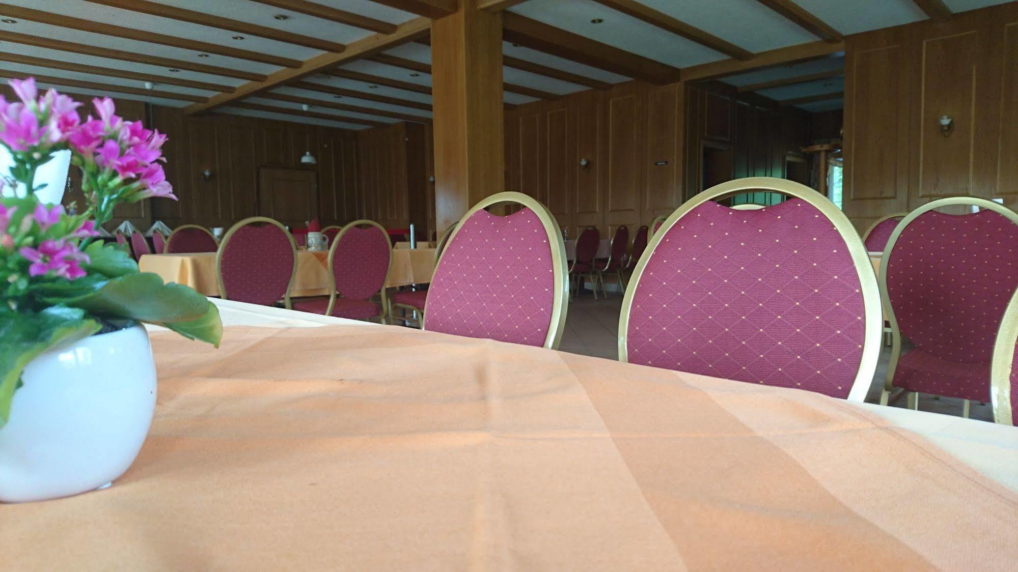 Hotel-Pension Am Muehlberg Lübbenau Buitenkant foto