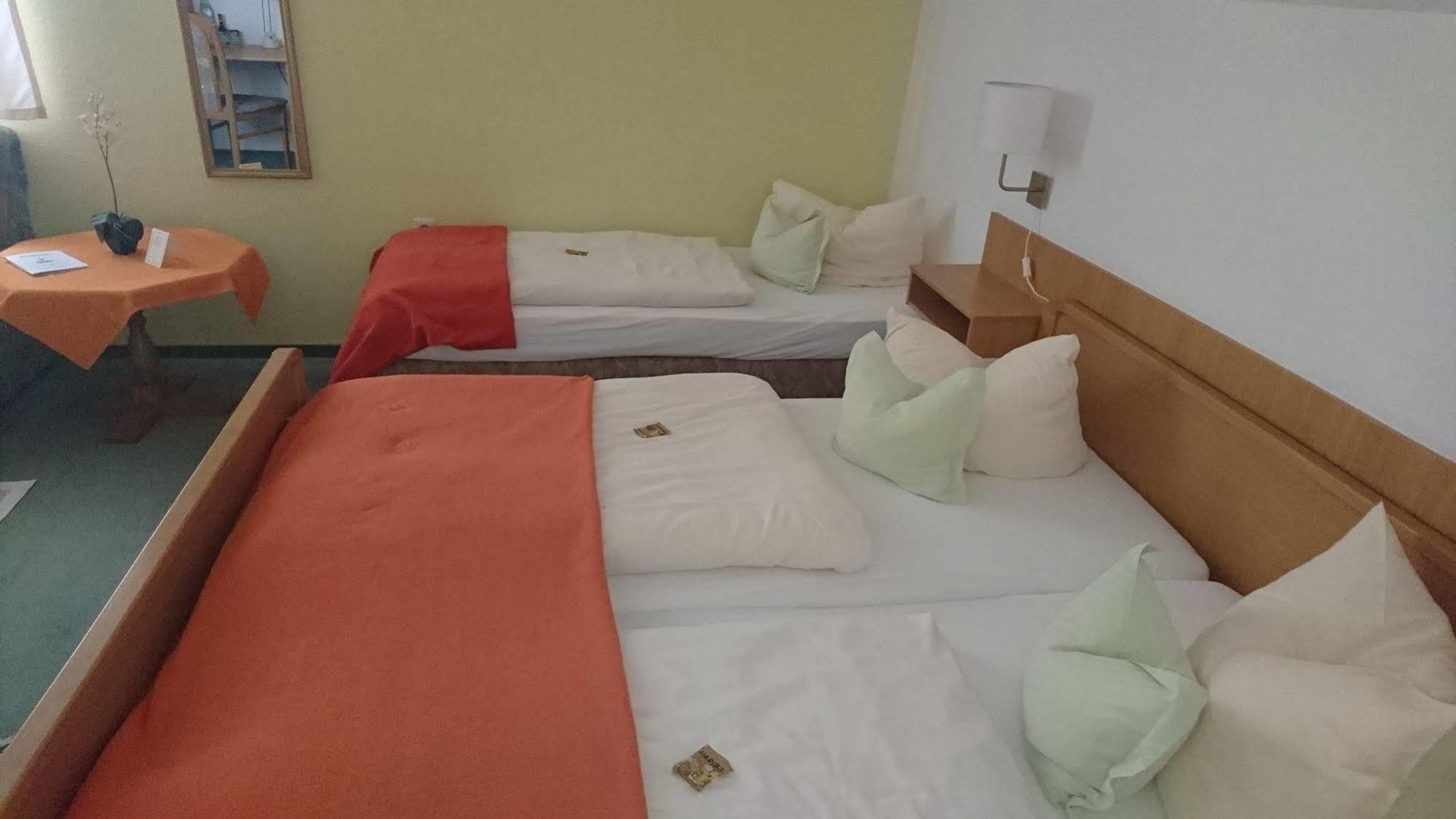 Hotel-Pension Am Muehlberg Lübbenau Buitenkant foto