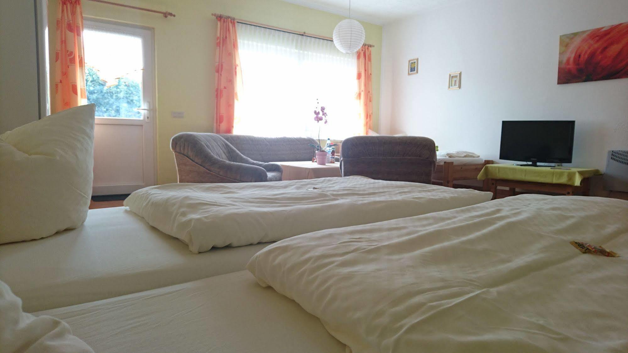 Hotel-Pension Am Muehlberg Lübbenau Buitenkant foto
