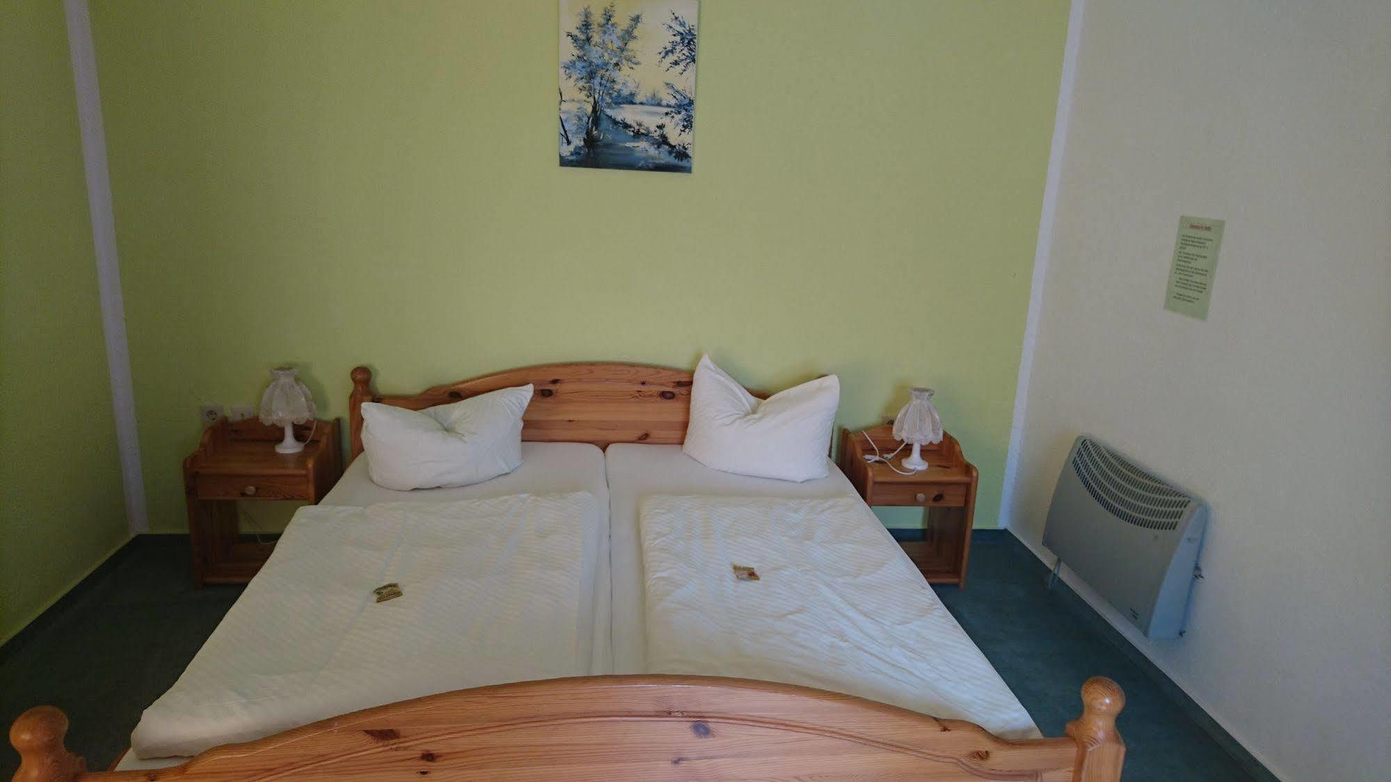 Hotel-Pension Am Muehlberg Lübbenau Buitenkant foto