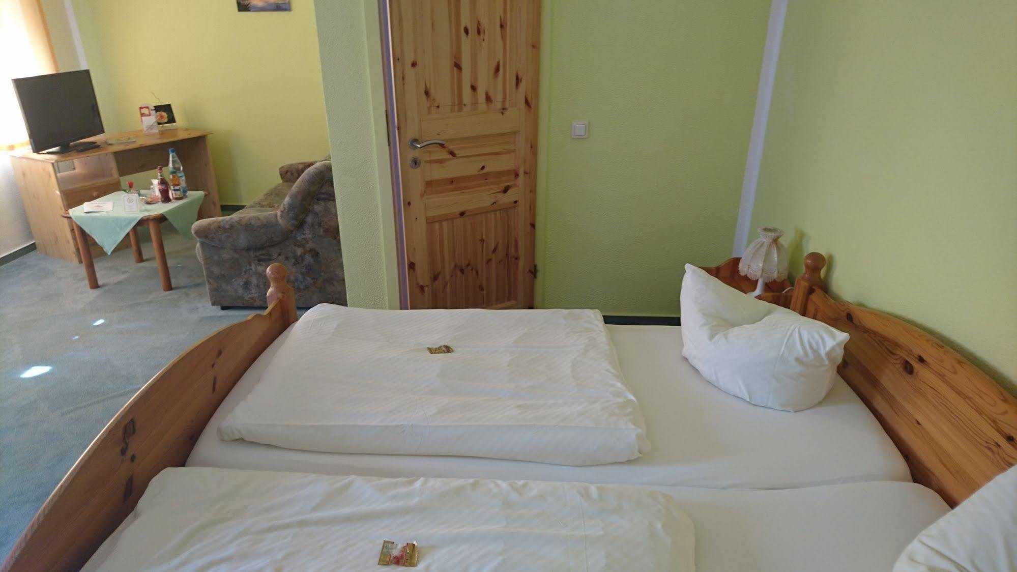 Hotel-Pension Am Muehlberg Lübbenau Buitenkant foto
